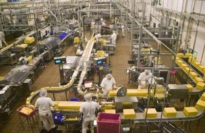 世界最奇葩的肉类加工厂 上班去厕所属违规行为，员工却觉得合理